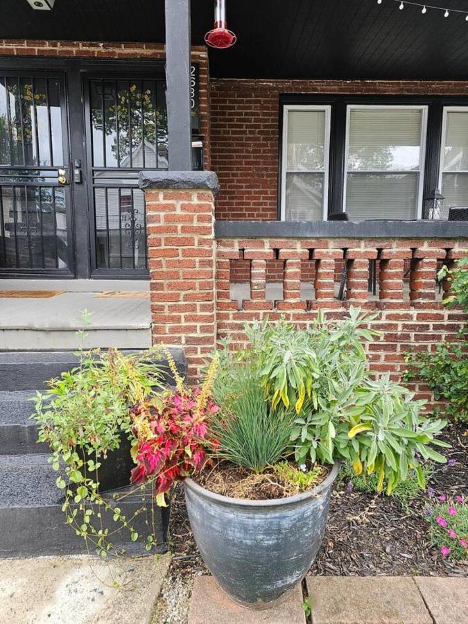 Charming! Near Cle Clinic/Uh/Cwru/Dwntwn W/Porch Villa Cleveland Bagian luar foto