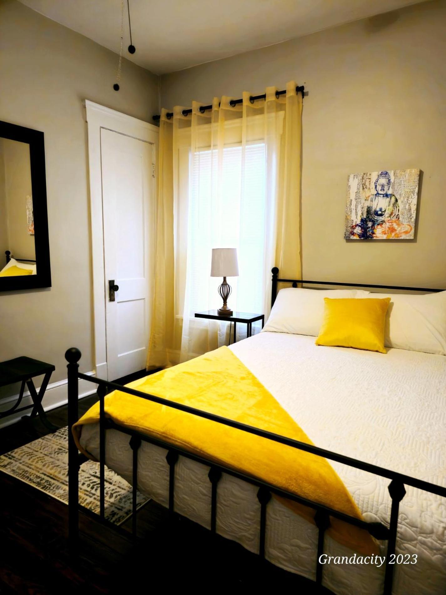 Charming! Near Cle Clinic/Uh/Cwru/Dwntwn W/Porch Villa Cleveland Bagian luar foto